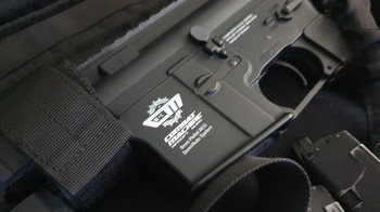 Image 3 for m4 firehawk en glock 17