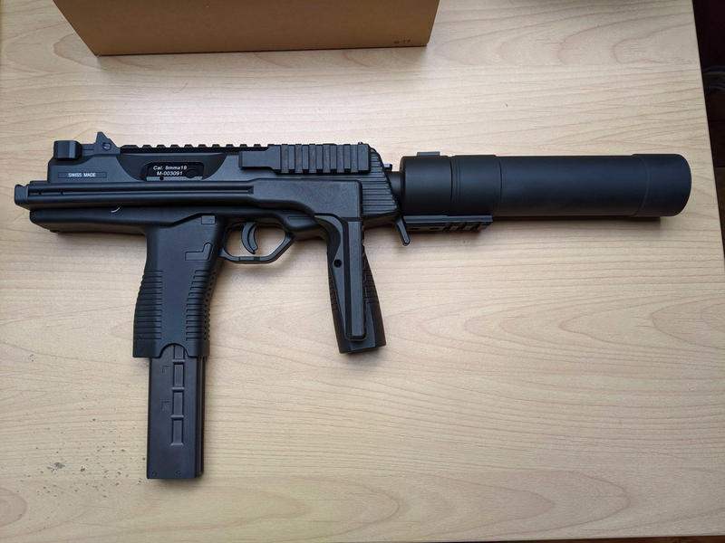 Afbeelding 1 van KSC/KWA MP9 GBBR incl power up B&T silencer