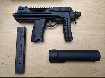 Image 3 for KSC/KWA MP9 GBBR incl power up B&T silencer