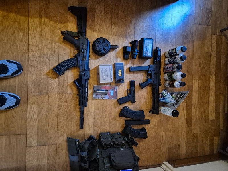 Imagen 1 de Vanwege beëindigen hobby biedt ik hierbij mijn volledige airsoft set aan.