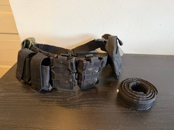Afbeelding 2 van Battle belt zwart met pouches en holster