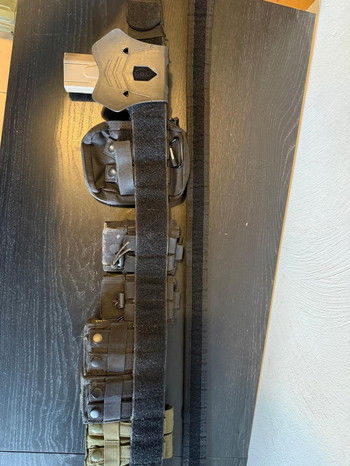 Afbeelding 3 van Battle belt zwart met pouches en holster