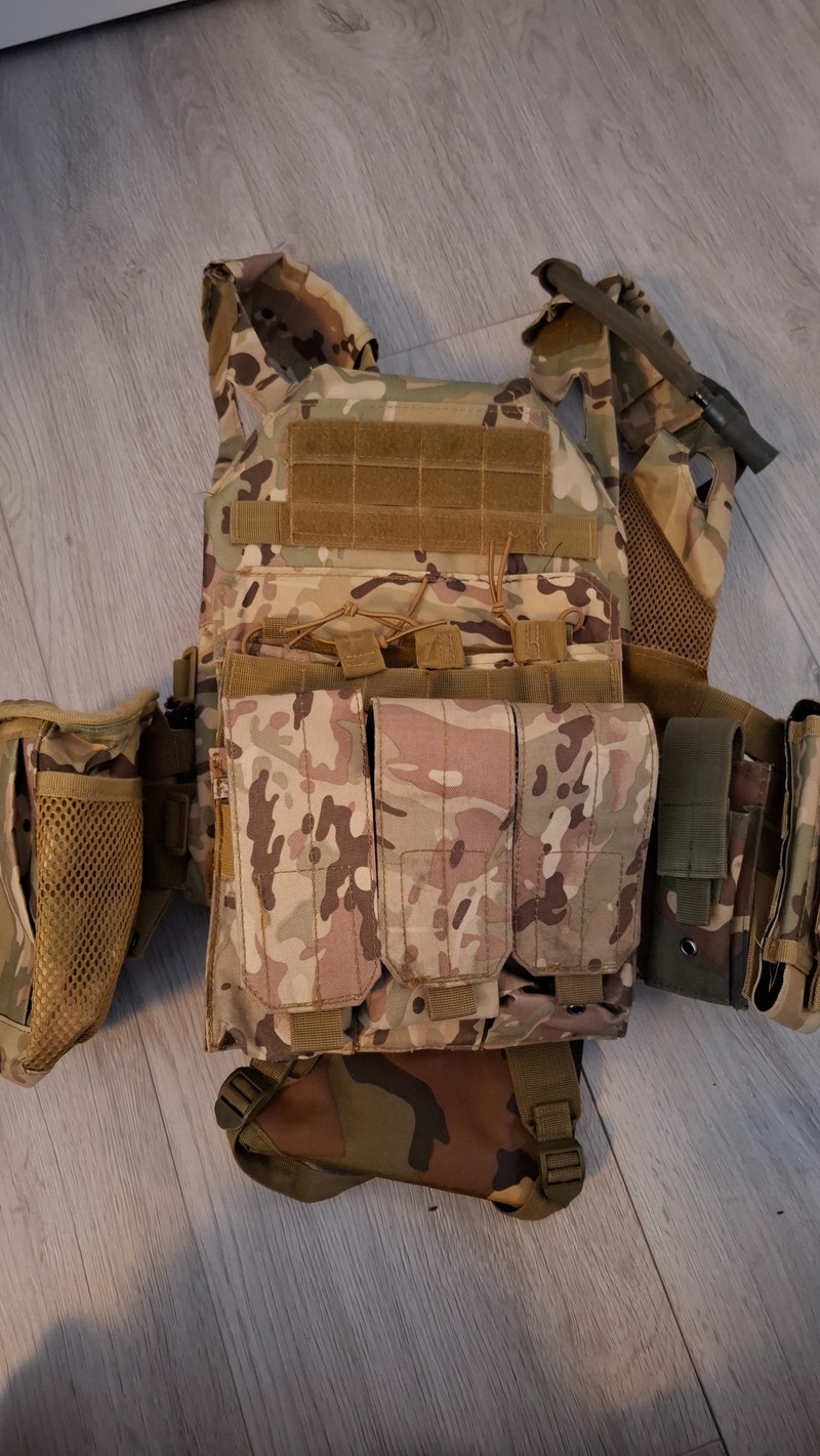Imagen 1 de Multicam plate carrier/ opsvest met pouches