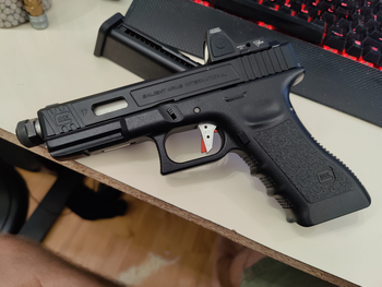 Afbeelding 2 van TM Glock 17 met Guns Modify SA rmr slide