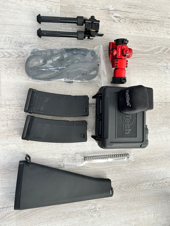 Image 5 pour Colt M4 Lima red + accessories