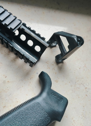 Imagen 2 de Magpul PTS - MOE stock & Pistolgrip / Madbull Omega X (mod)