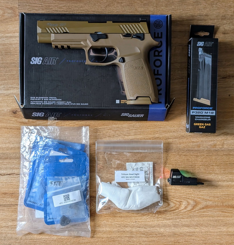 Image 1 pour VFC SIG M17 GBB Pistol with Tritium Sights/Red Dot/Upgrades