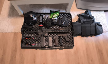 Image 2 for Airsoft Ausrüstung mit Waffen