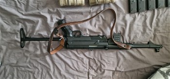 Afbeelding 2 van AGM MP40 + 5 Mags + Pouches , Sling & Lipo