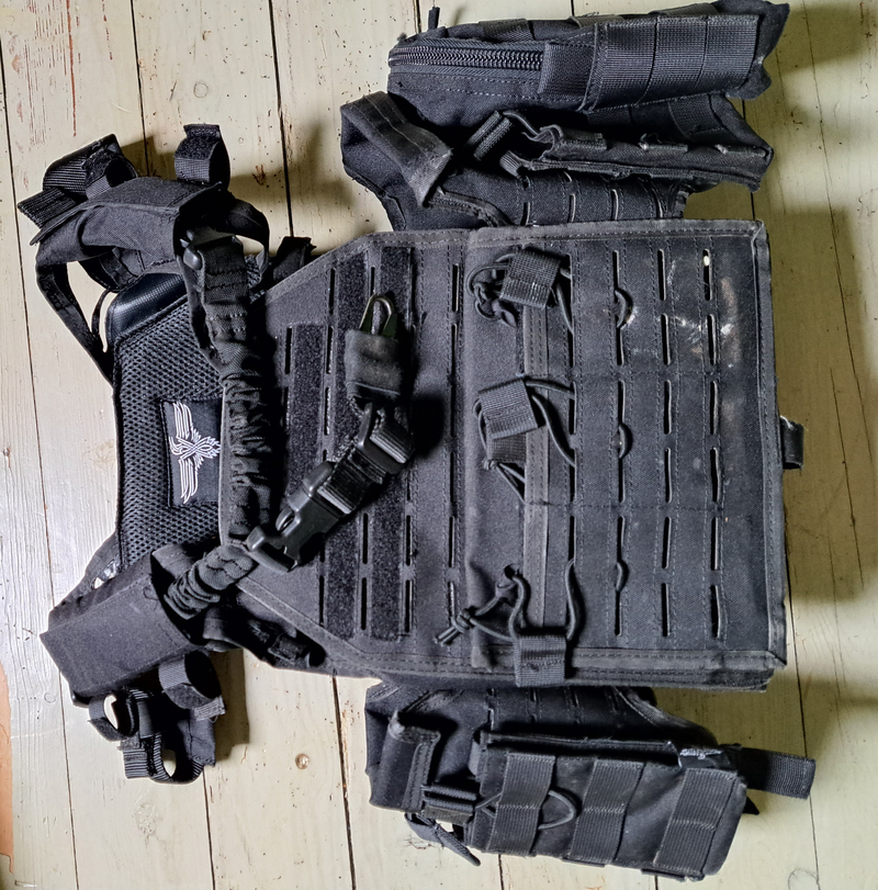 Bild 1 für Plate Carrier Invader gear