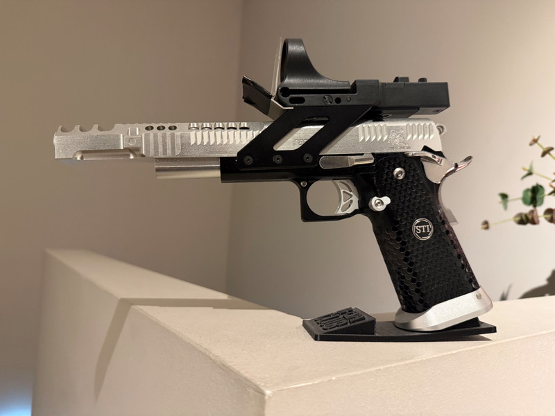 Image 1 pour Hi-capa full custom race gun (airsoft replica ipsc build by mike cripps van elite shooting centre uk)