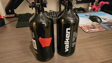 Bild für Twee 0.8L Valken HPA tanks