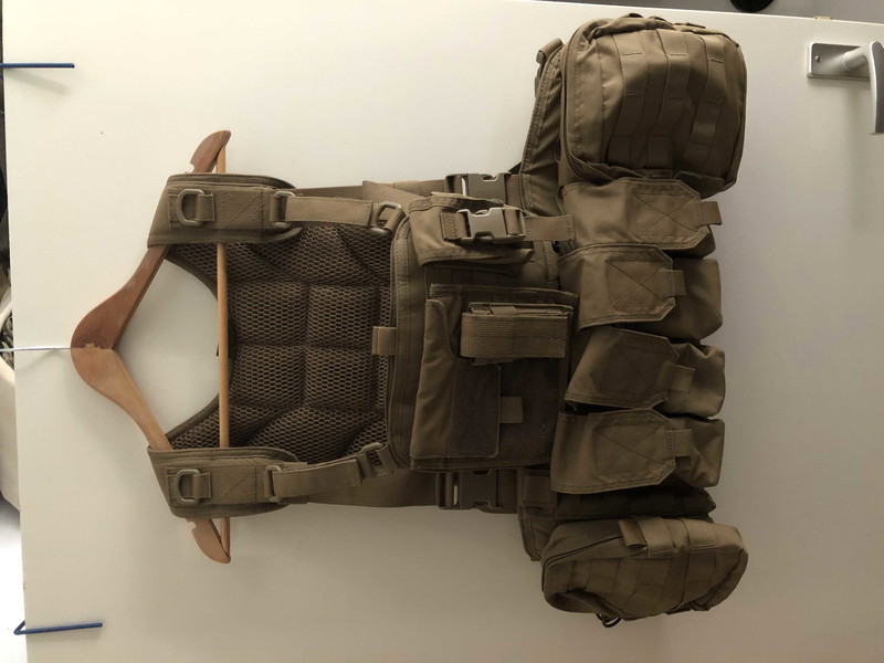 Image 1 for Warrior vest incl back plate. Nieuw.