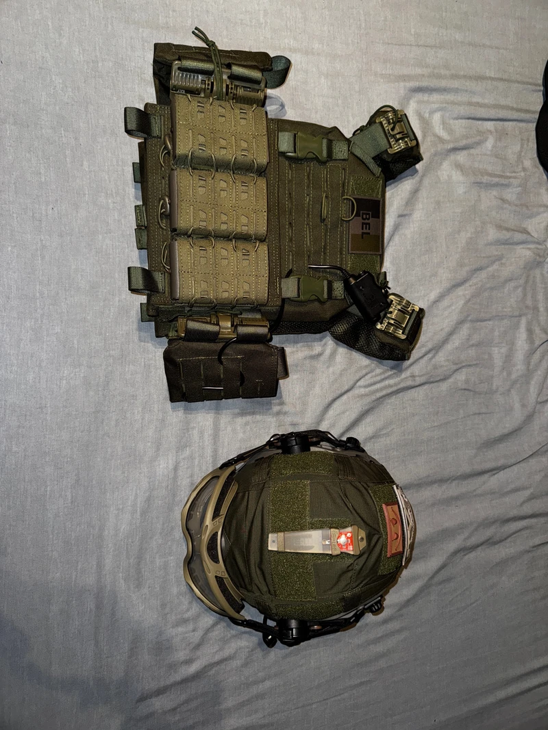 Image 1 for Complete helm + vest