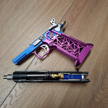 Imagen 5 de Custom Hi-Capa 4.3 AM | Dr.Black | CTM | EDGE | Zwart/Blauw/paars/Zilver