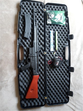 Image 3 for Skirm downgraded (320fps) full metal & wood MP44 replica with leather sling