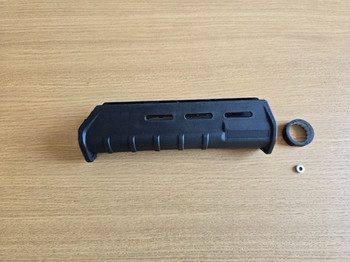 Afbeelding 2 van FCW Magpul style handguard voor Tokyo Marui Saiga 12K