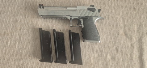 Afbeelding van Desert Eagle L6 silver + mags