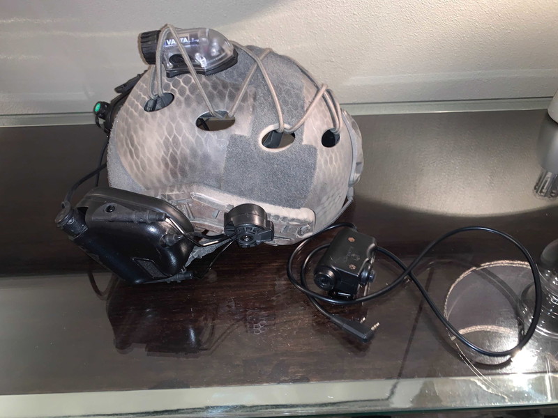 Bild 1 für Fast helm + strobe + headset + PTT