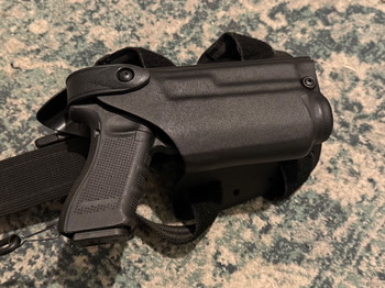 Imagen 5 de Umarex Glock 17 Gen4 - X300 - Safari land holster