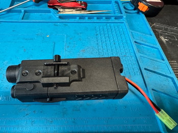 Image 6 for Te koop: Nieuwe 11.1V 1800mAh Li-Po accu + batterijbox met Picatinny mount