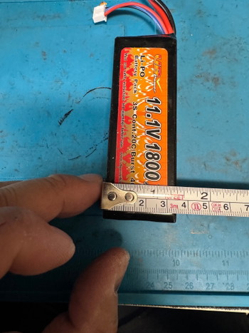 Image 7 for Te koop: Nieuwe 11.1V 1800mAh Li-Po accu + batterijbox met Picatinny mount