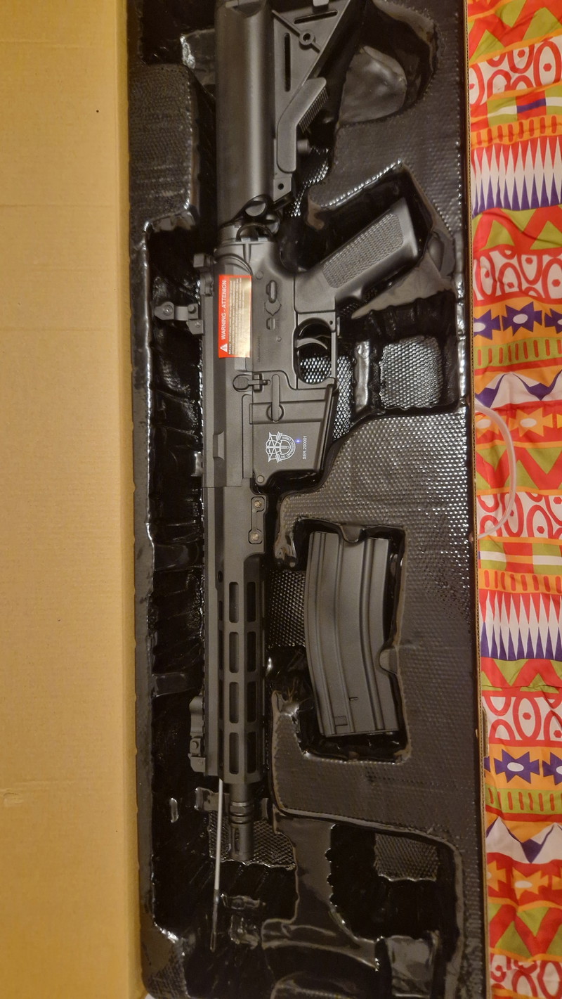 Image 1 for Nieuw: Army Arnament M4 (MK16 -polymer M4 AEG w/ M-LOK Handguard)