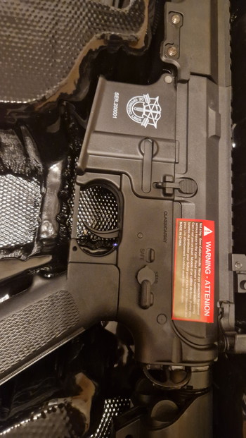 Bild 3 für Nieuw: Army Arnament M4 (MK16 -polymer M4 AEG w/ M-LOK Handguard)