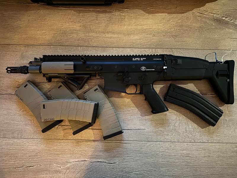 Imagen 1 de Scar Cybergun incl magazijnen