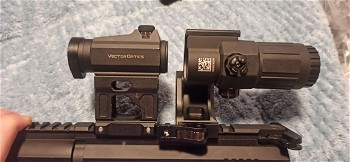 Afbeelding 2 van Swamp Deer G33 3x Magnifier & T1 Vector Optics Maverick Gen 2 with Unity Mounts