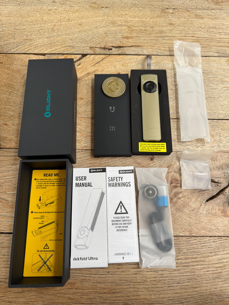 Imagen 1 de Olight Arkfeld Ultra LED-UV-Laser Zaklamp Oplaadbaar