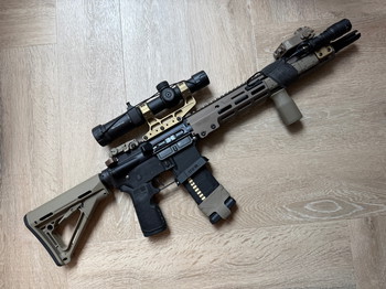 Afbeelding 4 van Vector Optics Forester 1-5x24 Gen II en SOTAC Gear Unity Scope Mount FDE