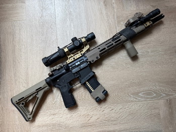 Imagen 4 de Vector Optics Forester 1-5x24 Gen II en SOTAC Gear Unity Scope Mount FDE
