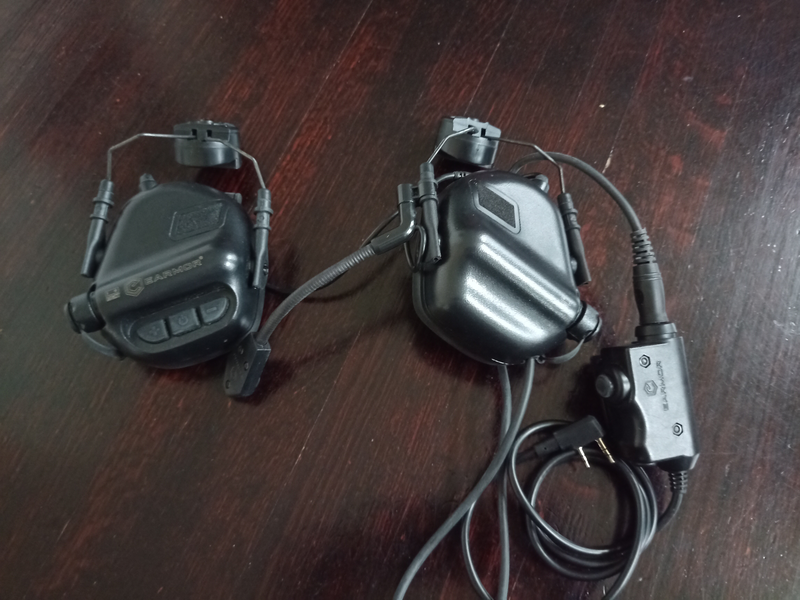 Image 1 pour Earmor helm headset + PTT (Kenwood)