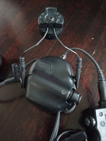 Imagen 3 de Earmor helm headset + PTT (Kenwood)