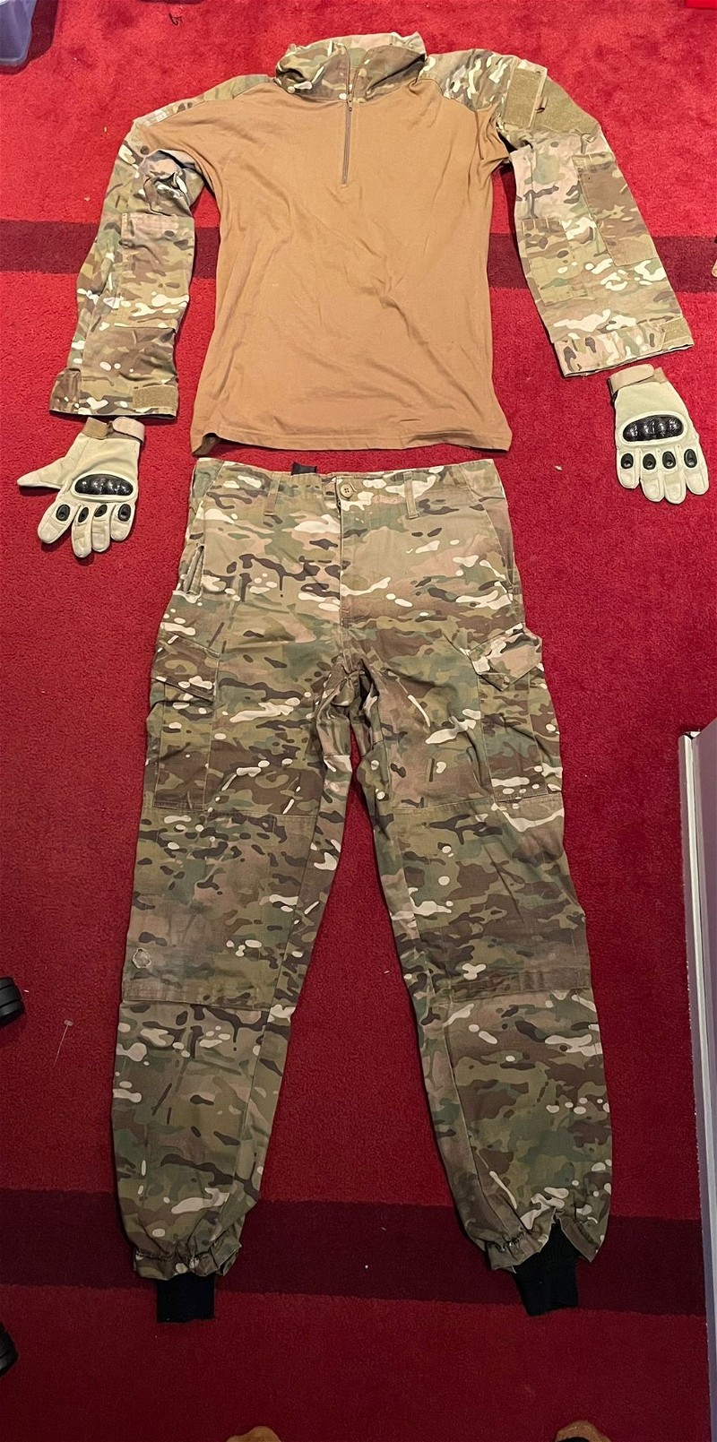 Afbeelding 1 van Combat shirt en Combat broek Multi cam + handschoenen