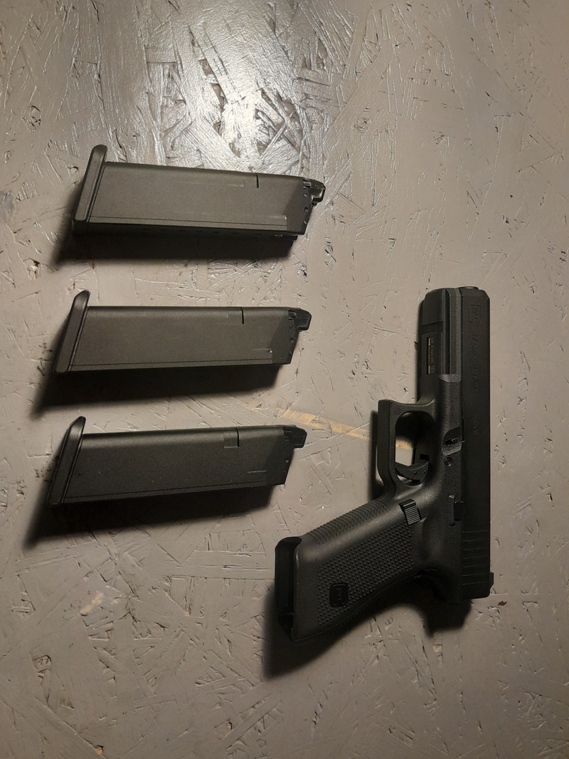 Image 1 pour Umarex G17 + 3 mags