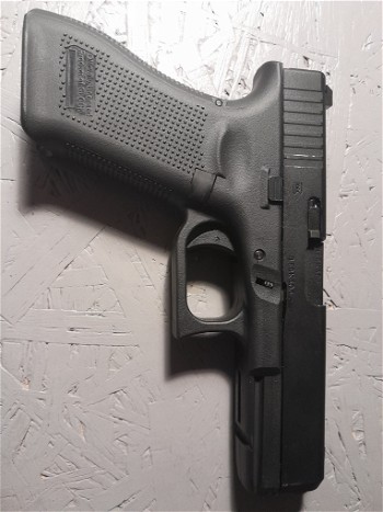 Image 2 for Umarex G17 + 3 mags