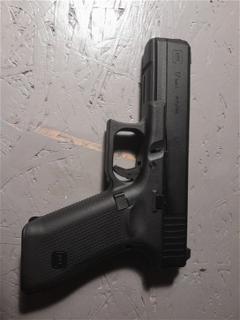 Image 3 for Umarex G17 + 3 mags