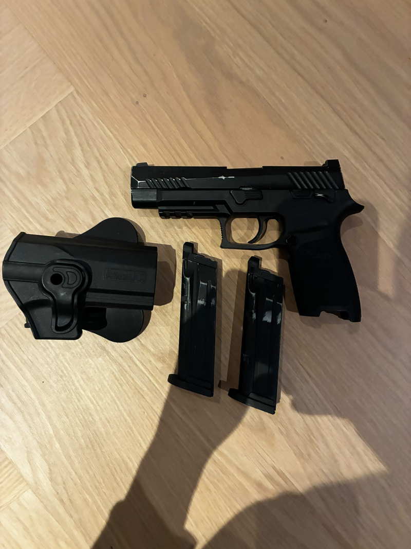 Image 1 for Sig sauer p320 m17 - 2 mags - holster