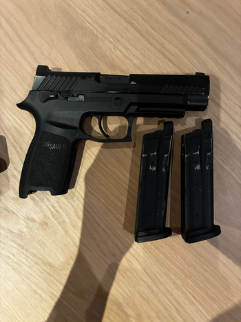 Image 2 for Sig sauer p320 m17 - 2 mags - holster
