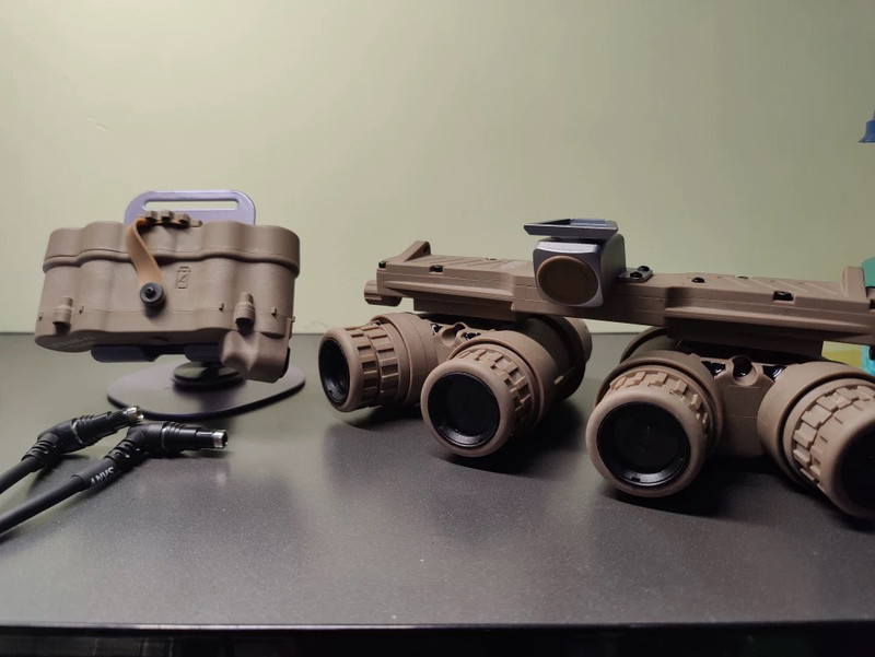 Image 1 pour PVS-31/GPNVG-18 Digital Version NVG Handmade Customized Service