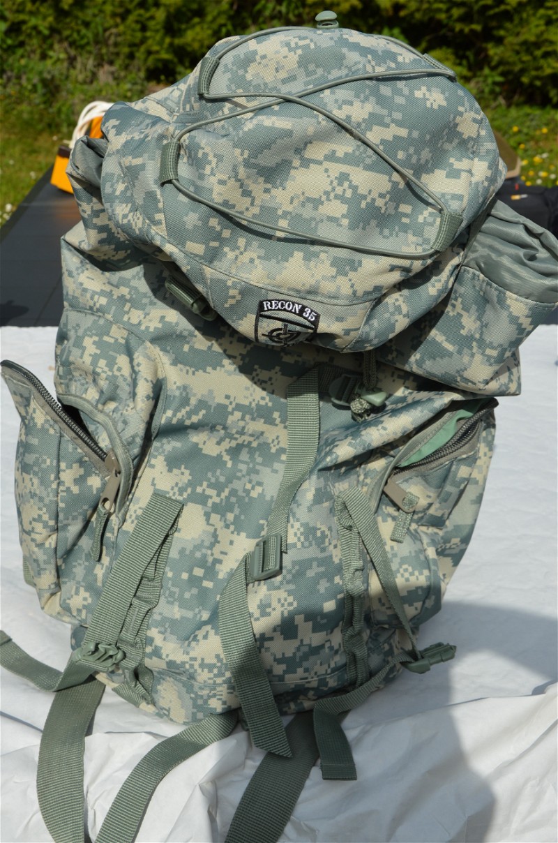 Afbeelding 1 van Sac à dos camouflage ACU confort et poches latérales.