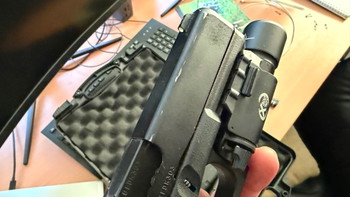 Image 5 pour Umarex Glock 17 Gen 5 met tactical light, 3x magazijn en koffertje met slot