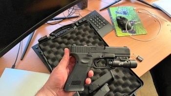 Image 8 pour Umarex Glock 17 Gen 5 met tactical light, 3x magazijn en koffertje met slot