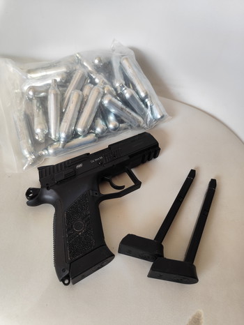 Bild 3 für CZ-75 GBB + 3 magazijnen + 50 co2 cartridges