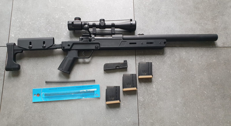 Image 1 pour superaanbieding  ZONDAG8/3     Archwick &T SPR-300 Blackout Airsoft + 4 mags + scope