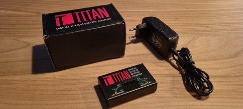 Image for Titan Oplader - Zo Goed Als Nieuw!