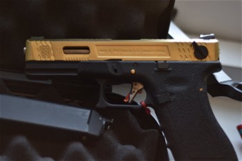 Afbeelding 3 van Glock WE18C set incl. pistol case & holster (lefthanded)