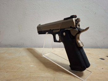 Afbeelding 2 van AW Custom HX1103 Hi-Capa 5.1 - GBB - MINT CONDITION